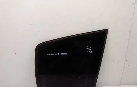 KIA Carens I Rear side window