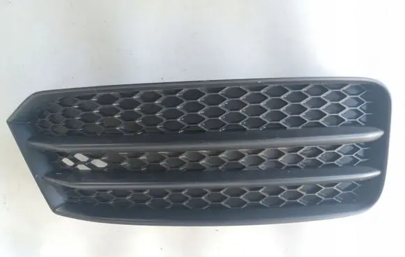 Audi A1 Front bumper lower grill 8XA807682B