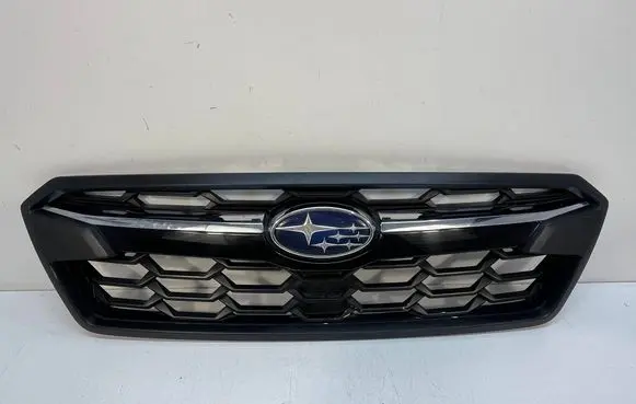 Subaru XV II Front bumper upper radiator grill 91122FL100 91121FL100