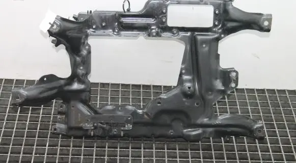 Mercedes-Benz B W246 W242 Engine mounting bracket 101805701F