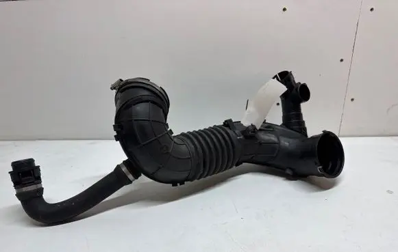 BMW 2 F22 F23 Intercooler hose/pipe 586509