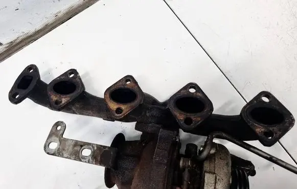 BMW 7 E65 E66 Exhaust manifold 7793011