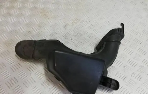 Nissan Pulsar Air intake duct part 3ZM00