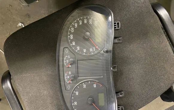 Volkswagen Polo IV 9N3 Speedometer (instrument cluster) 6Q0920800P VWZ7Z0A4369872