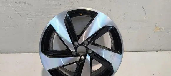Volkswagen Polo VI R17 alloy rim 