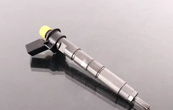 BMW X5 F15 Fuel injector 8508153 0445118