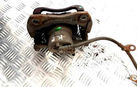 Toyota Prius+ (ZVW40) Front brake caliper