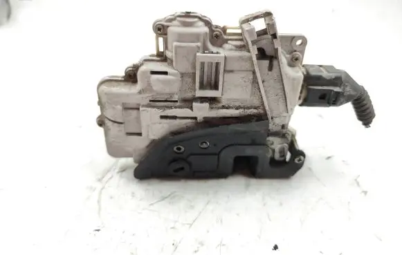 Audi A4 S4 B7 8E 8H Rear door lock
