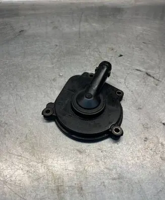 Mercedes-Benz CLS C219 Oil breather separator A2720100631
