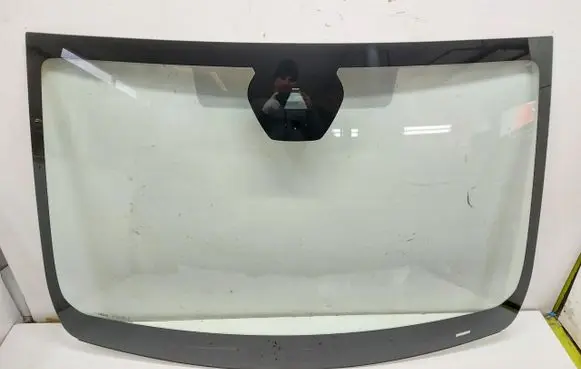 Opel Vivaro Front windscreen/windshield window 