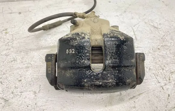 Volkswagen PASSAT B6 Front brake caliper