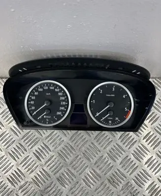 Speedometer (instrument cluster)