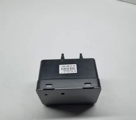 Mercedes-Benz E W211 Central locking vacuum pump 0008002548 A3510020010 2052920162
