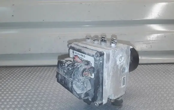 Volkswagen PASSAT B6 ABS Pump 3C0614095Q