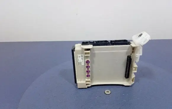 Toyota Camry Comfort/convenience module 82730-33Q31-A