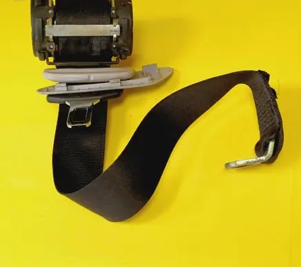 Rear seatbelt