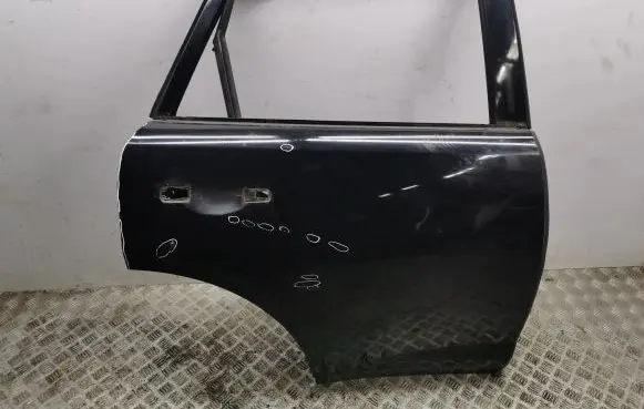 Infiniti FX Rear door