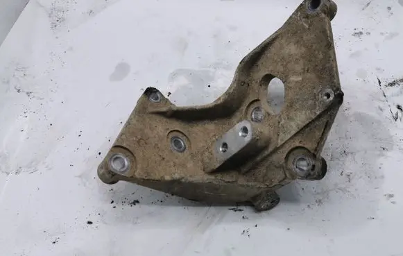 Nissan X-Trail T31 Engine mounting bracket NOCODE