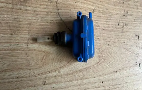Volkswagen Golf II Central locking vacuum pump 443862153B