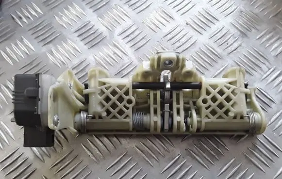 Mercedes-Benz E W211 Seat adjustment motor A2119700125