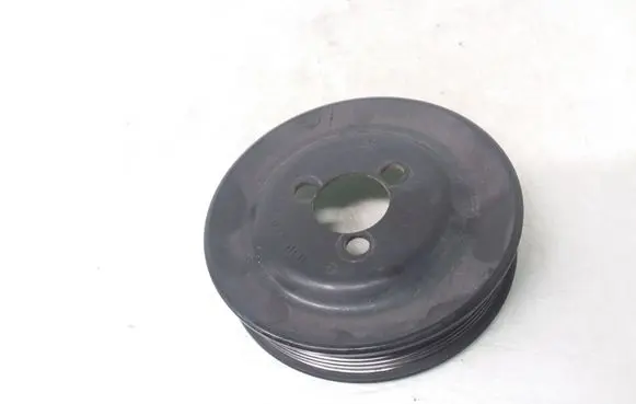 Skoda Fabia Mk2 (5J) Water pump pulley 03D121028B