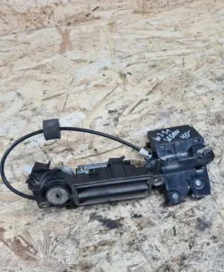 Mercedes-Benz E W211 Loading door lock A1717500085 A1717500185 A2037500093