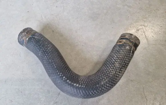 Mitsubishi L200 Engine coolant pipe/hose