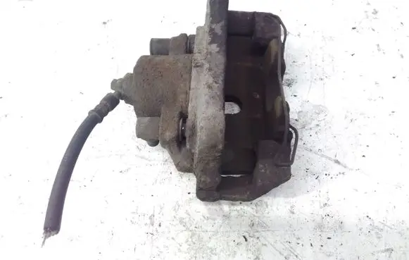 Volkswagen PASSAT B6 Front brake caliper