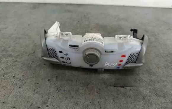 Peugeot 107 Climate control/heater control trim