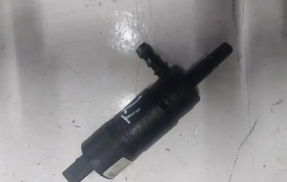 Audi TT Mk1 Headlight washer pump 1J0955681 001006