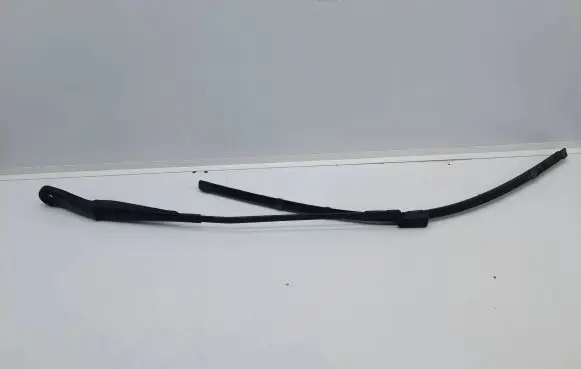 Opel Zafira C Front wiper blade arm 20812593