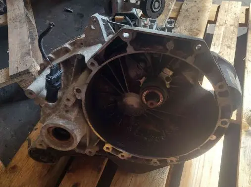 Ford Galaxy Manual 6 speed gearbox 95717F096