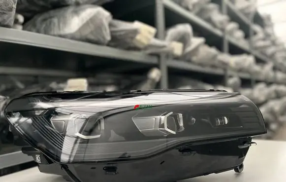 Volkswagen Tiguan Headlight/headlamp 571941036C