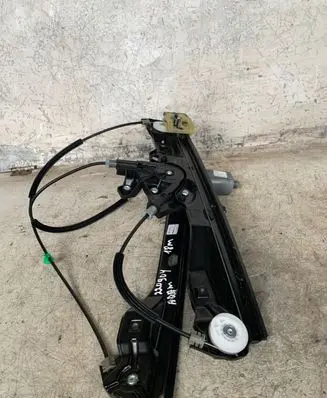 Opel Adam Front door window regulator with motor C02555101
