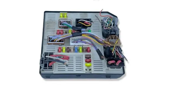 Renault Megane III Fuse module 519331E01 284B60168R