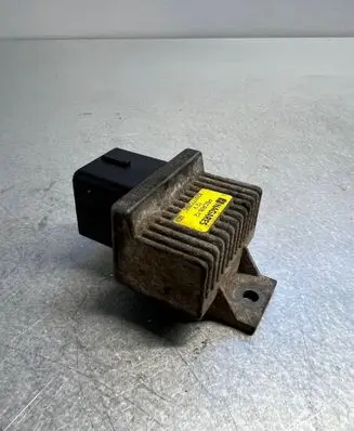 Nissan X-Trail T30 Glow plug pre-heat relay 8200772800