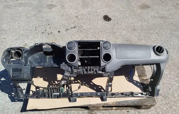 Peugeot Partner Dashboard 9680926477 9680918377