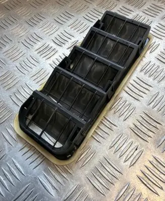 Volvo XC60 Quarter panel pressure vent 8623444