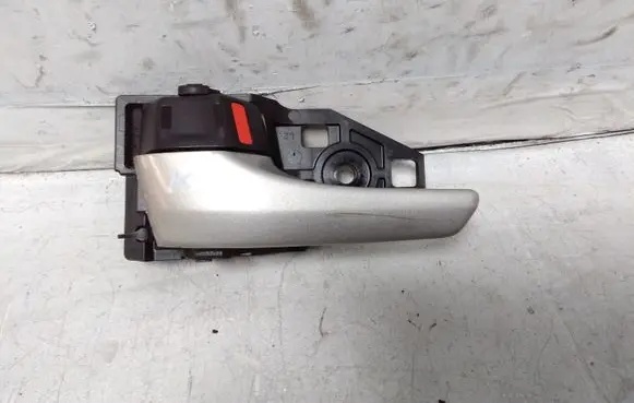 Toyota Prius (XW30) Rear door interior handle