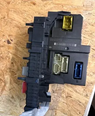 Mercedes-Benz C W204 Central body control module 5DK00922553