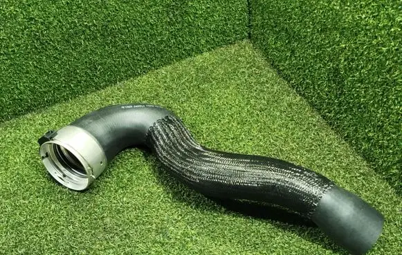 Renault Master III Engine coolant pipe/hose 2400514 METZGER 41617332