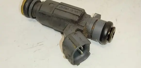 Hyundai Genesis Fuel injector 353102C100