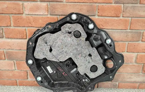 Rear door window regulator with motor