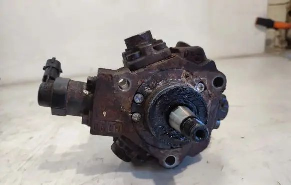 KIA Sportage Fuel injection high pressure pump 331002A420