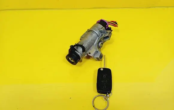 Audi A4 S4 B5 8D Ignition lock 4B0905851C