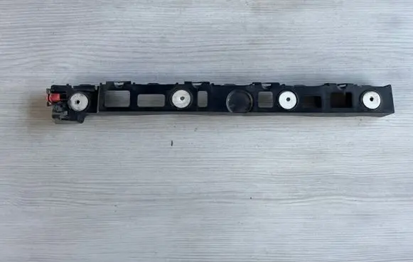 Opel Insignia A Rear bumper mounting bracket 13239129