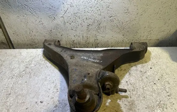 Nissan Pathfinder R51 Front lower control arm/wishbone