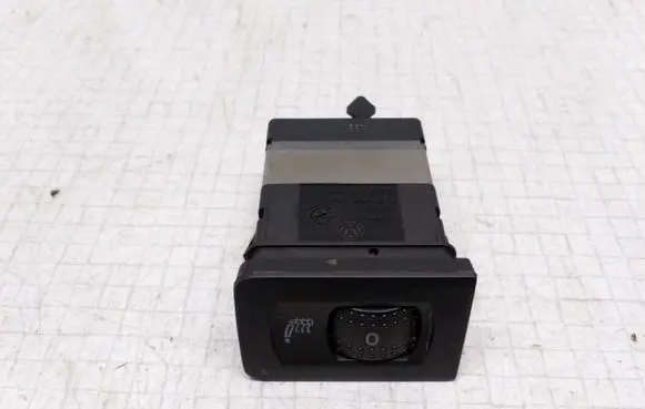 Volkswagen Golf IV Seat heating switch 1J0963564B