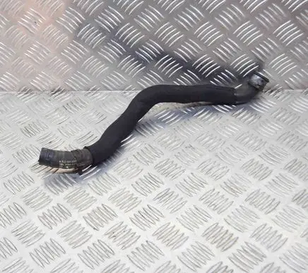 Coolant pipe/hose