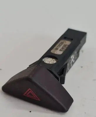 Volvo V70 Hazard light switch 30739320 05W366